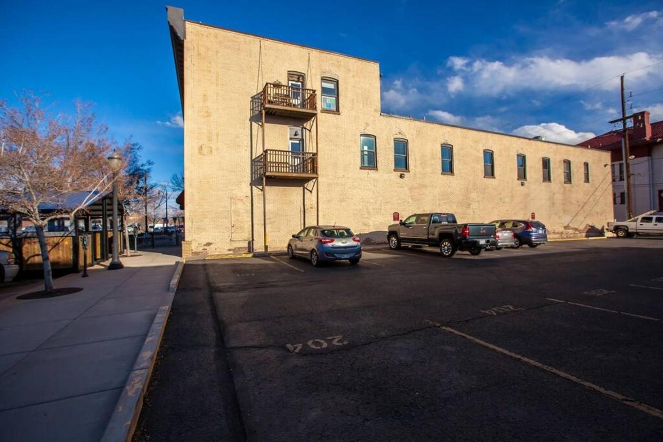 Modern Condo Inside The Historic St Regis Grand Junction Exterior foto